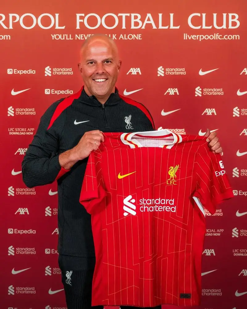 包含转折点利物浦官宣签约；NBA总决赛转会期攻防权衡；气氛紧张；资深球员宣示担当的词条